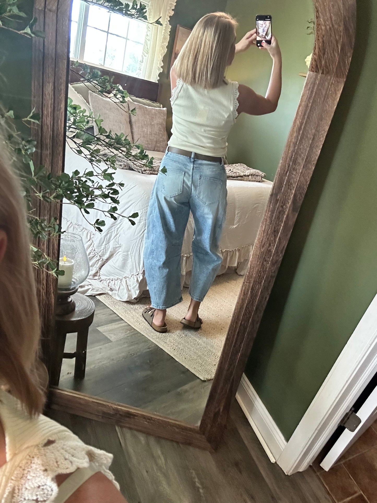 Callie Distressed Barrel Jeans