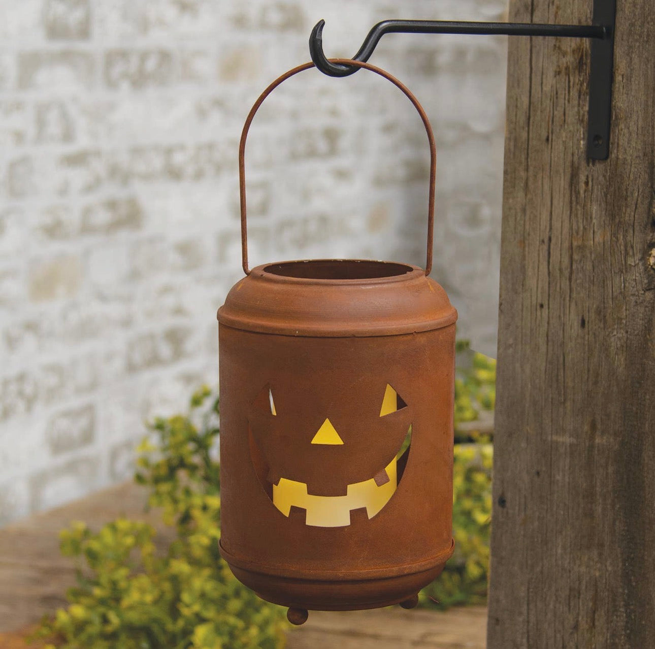 Rusty Jack-O’-Lantern Luminary