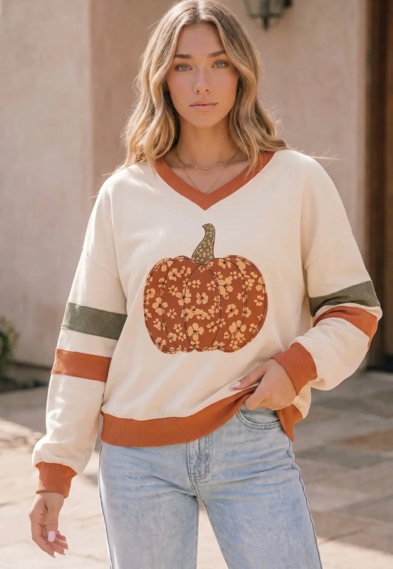 The Hallie Floral Pumpkin Sweatshirt š