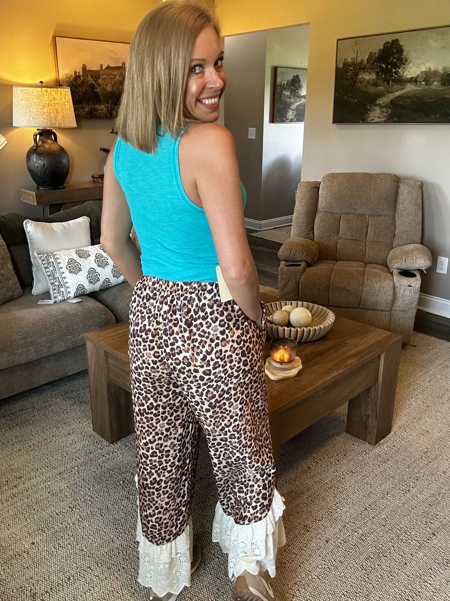 Savannah Stroll Pants! 🐆🤍
