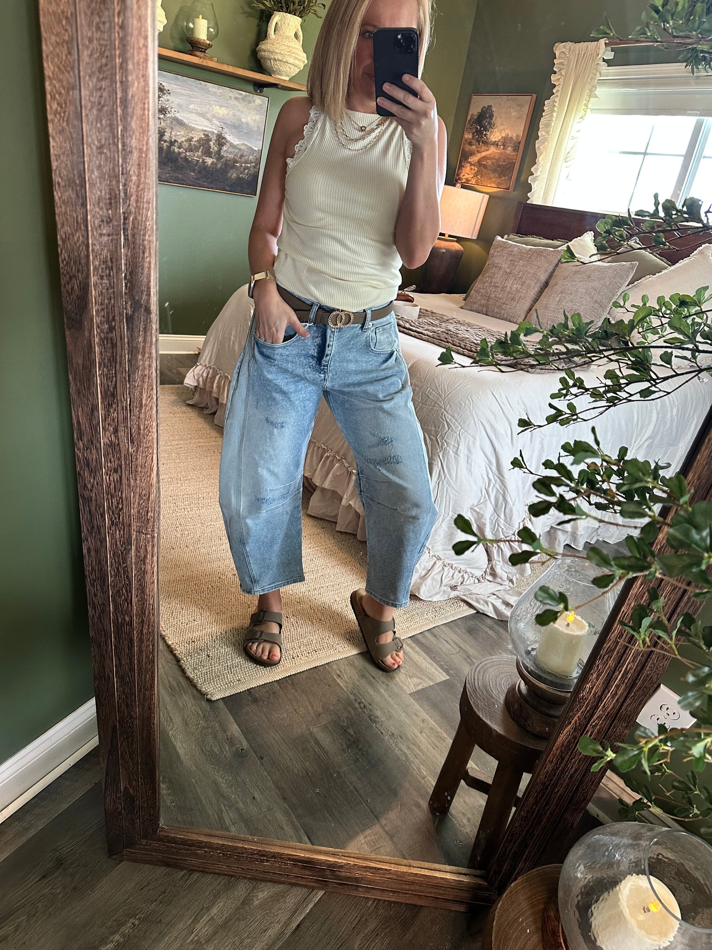 Callie Distressed Barrel Jeans