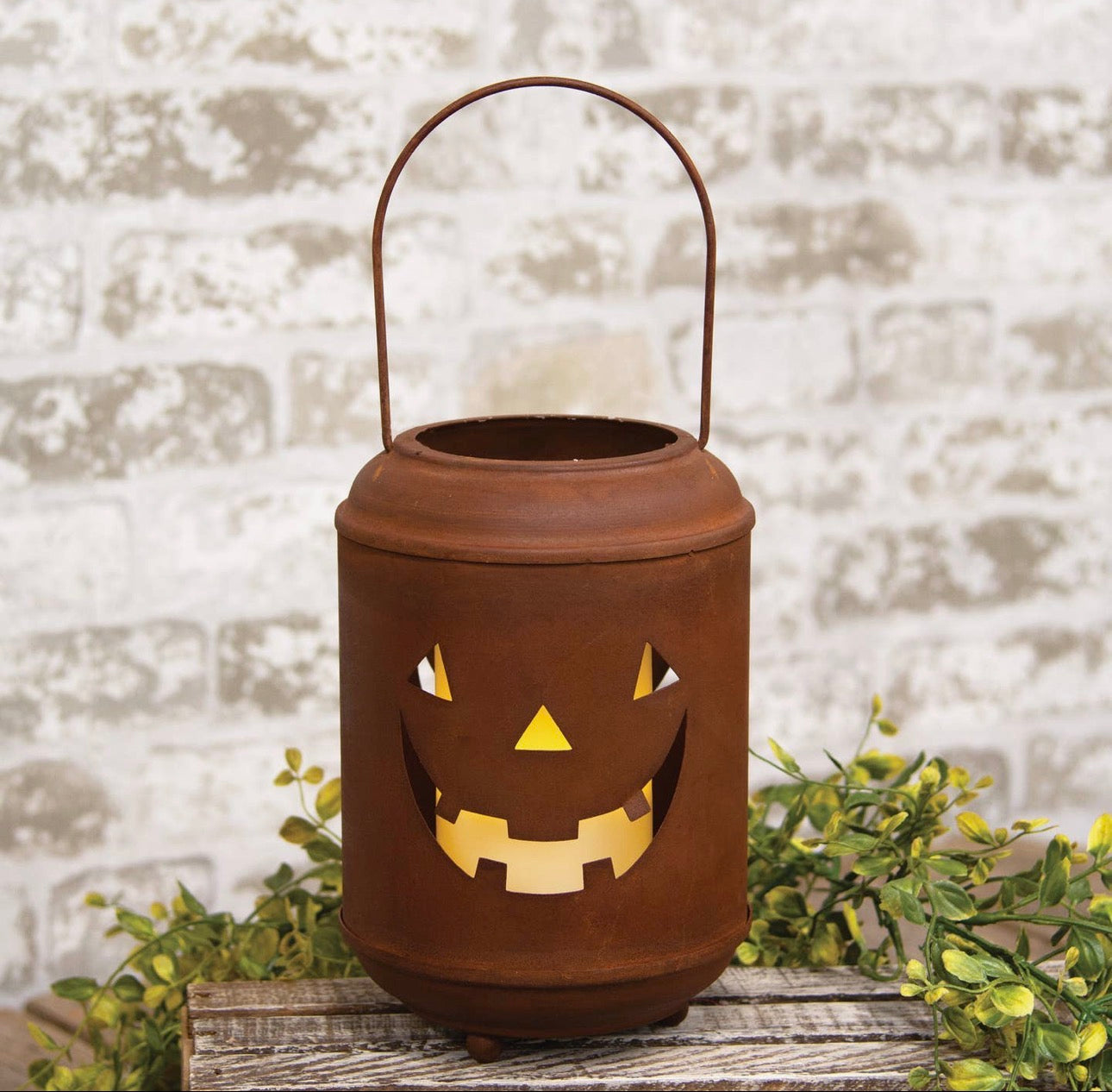 Rusty Jack-O’-Lantern Luminary