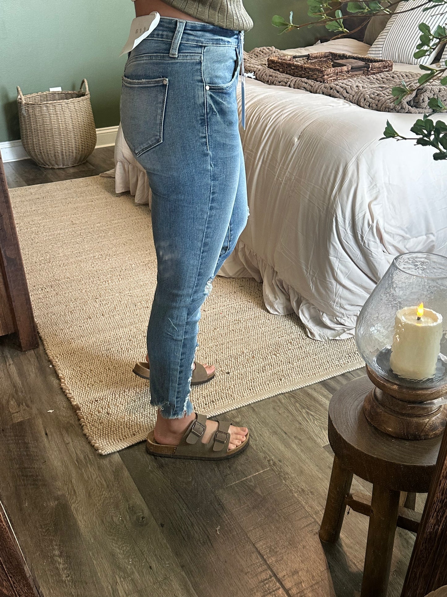 Frayed Edge Mid-Rise Skinny Jeans