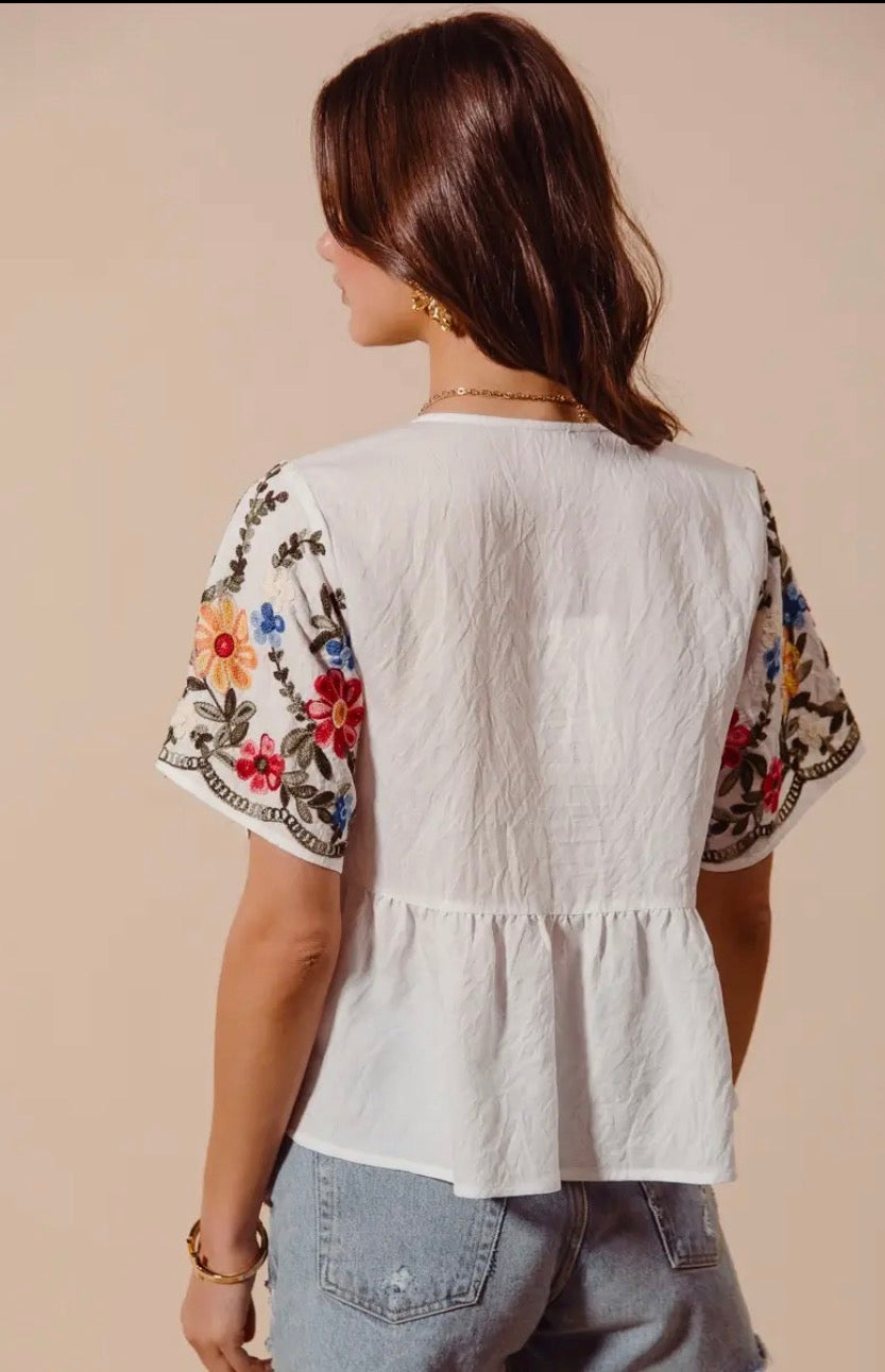 🌸 Floral Daydream Embroidered Top 🌸